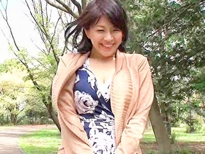 【笹山希】美爆乳な３８歳の人妻♡　緊張をした状態で生中しい性行為姿を公開することになる